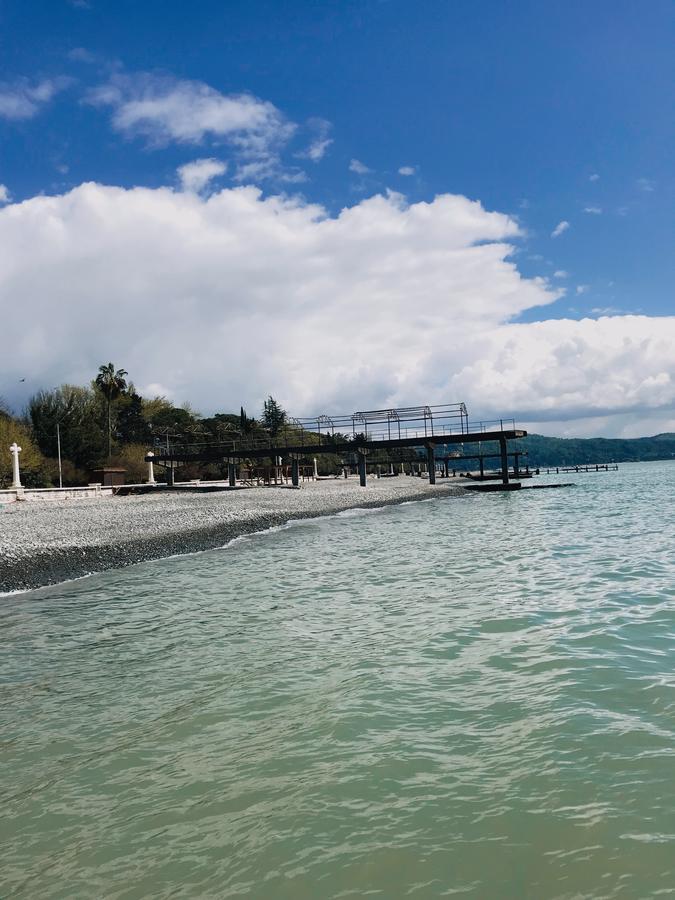 Hotel By The Sea Rozetta Сухумі Екстер'єр фото